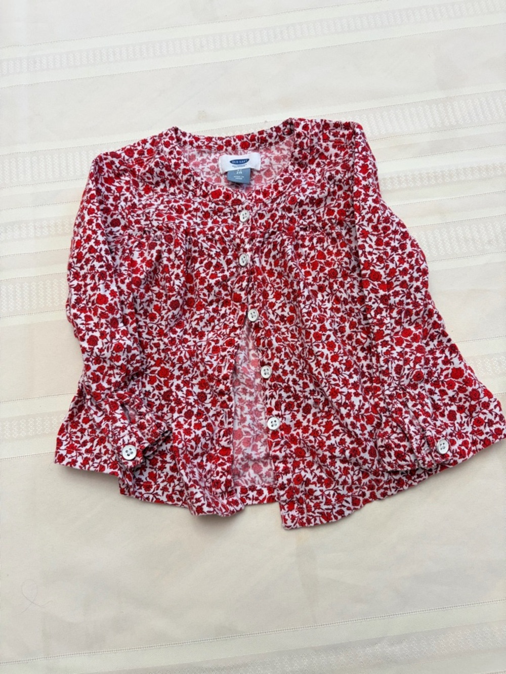 Old Navy Red & White Floral Button-Front Blouse